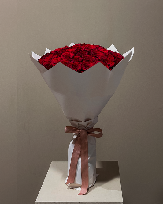 50 Reasons to Love (50 Red Roses)